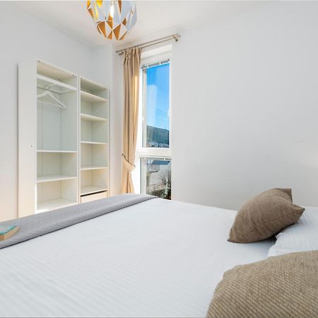 Oyo Deluxe Apartments Дубровник Екстериор снимка