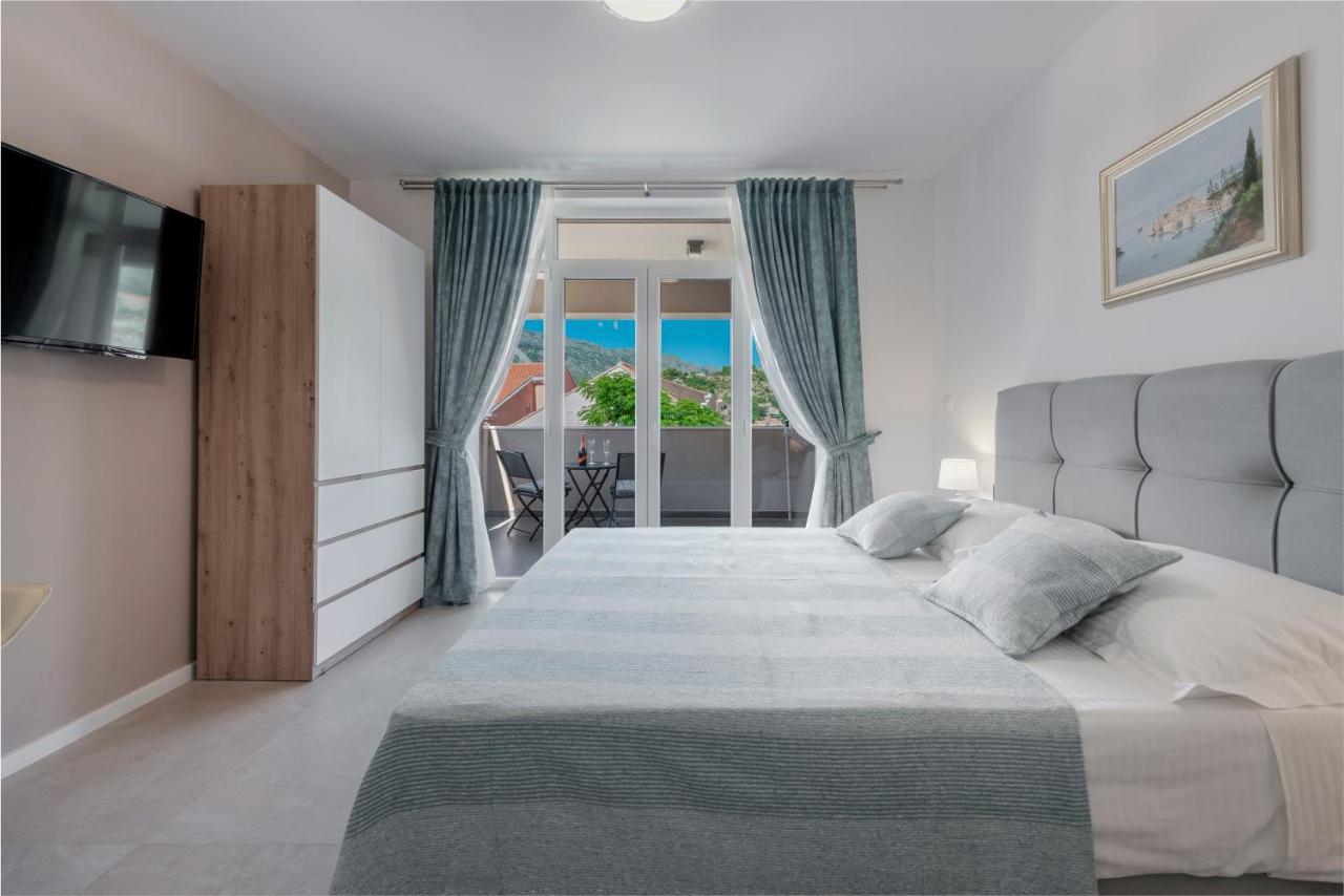 Oyo Deluxe Apartments Дубровник Екстериор снимка