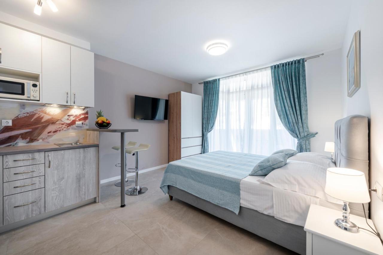 Oyo Deluxe Apartments Дубровник Екстериор снимка