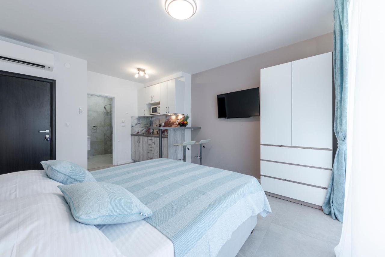 Oyo Deluxe Apartments Дубровник Екстериор снимка