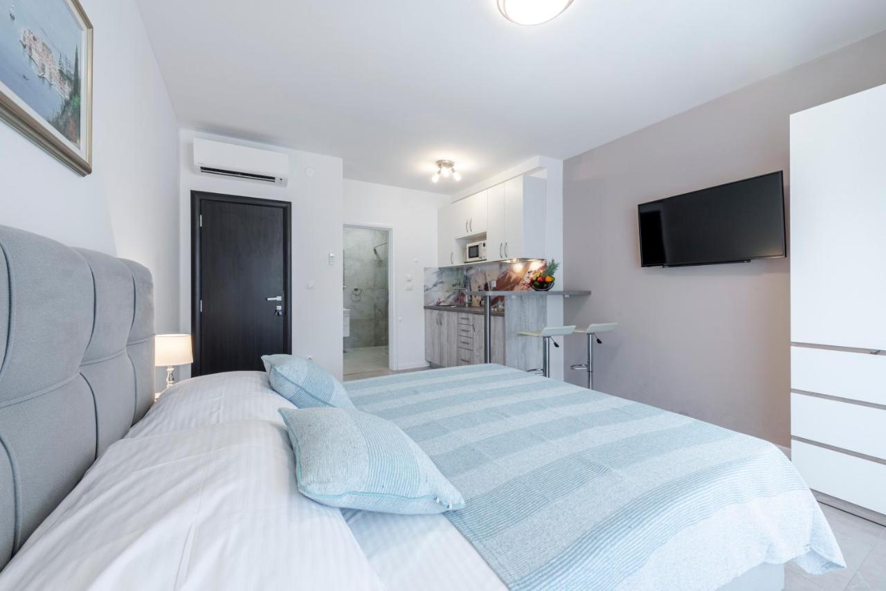 Oyo Deluxe Apartments Дубровник Екстериор снимка