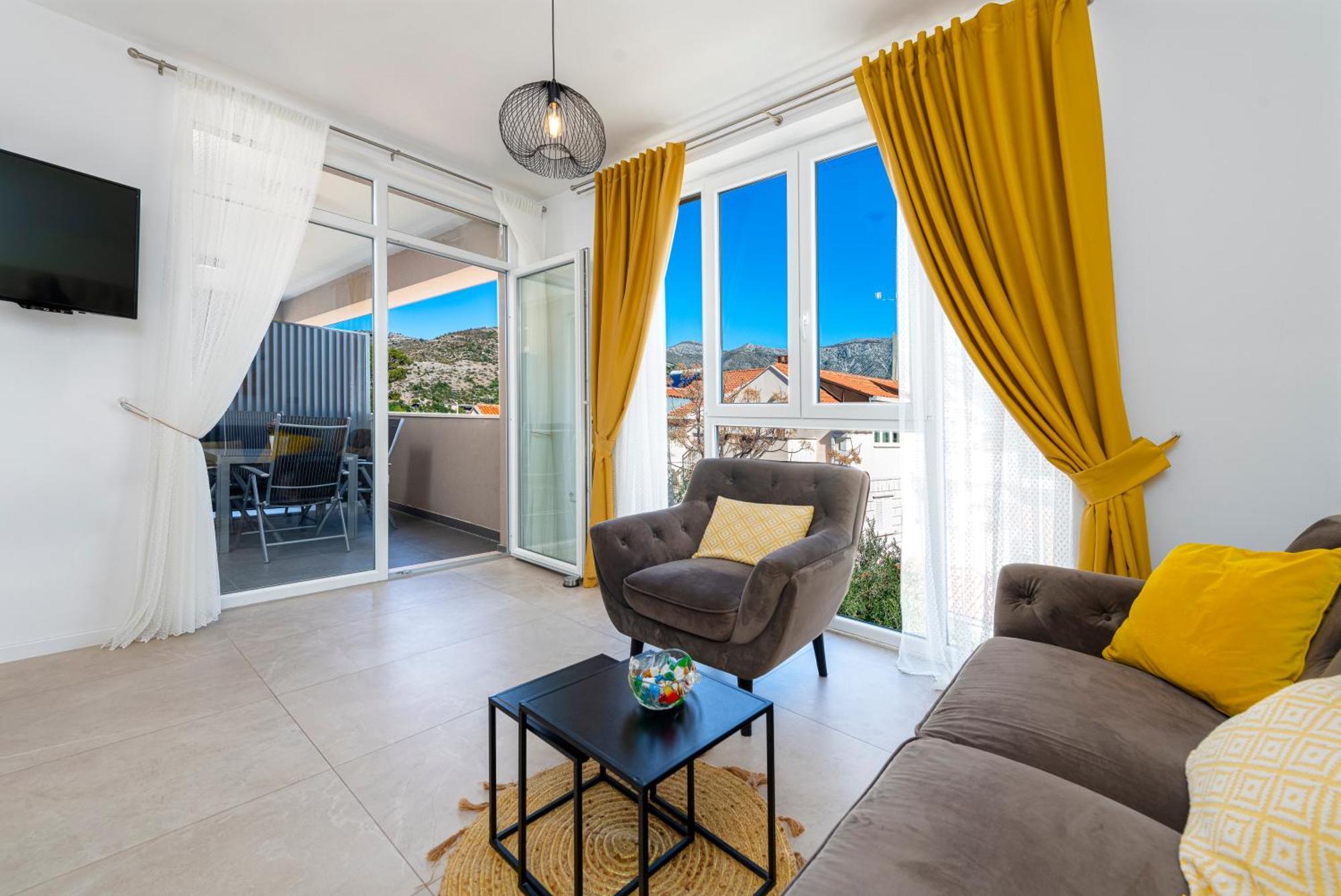 Oyo Deluxe Apartments Дубровник Екстериор снимка